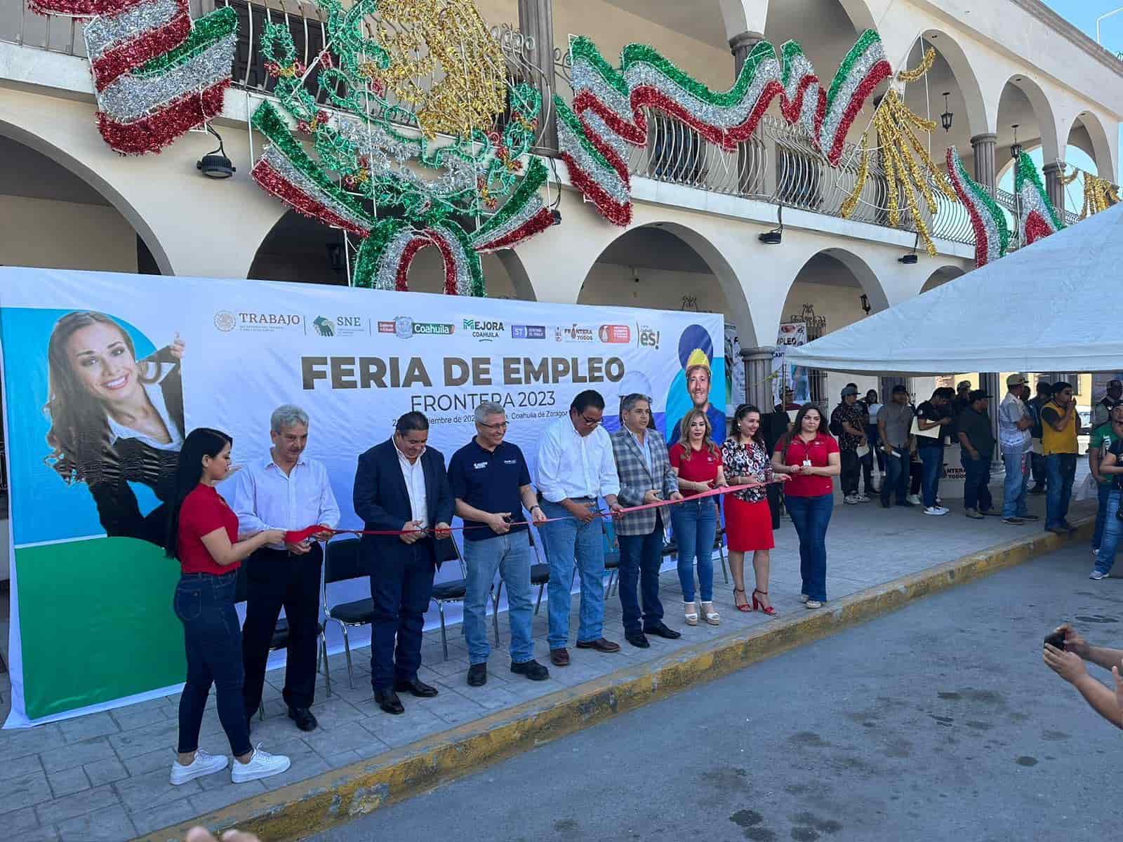 Realizan feria del empleo en Frontera