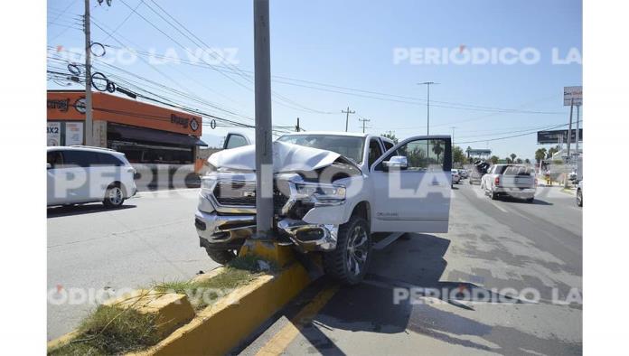 Deja en pérdida total camioneta prestada