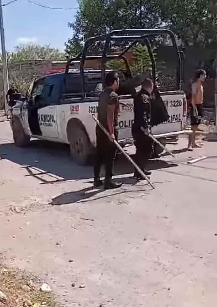 Golpean policías de Nueva Rosita a dos mujeres