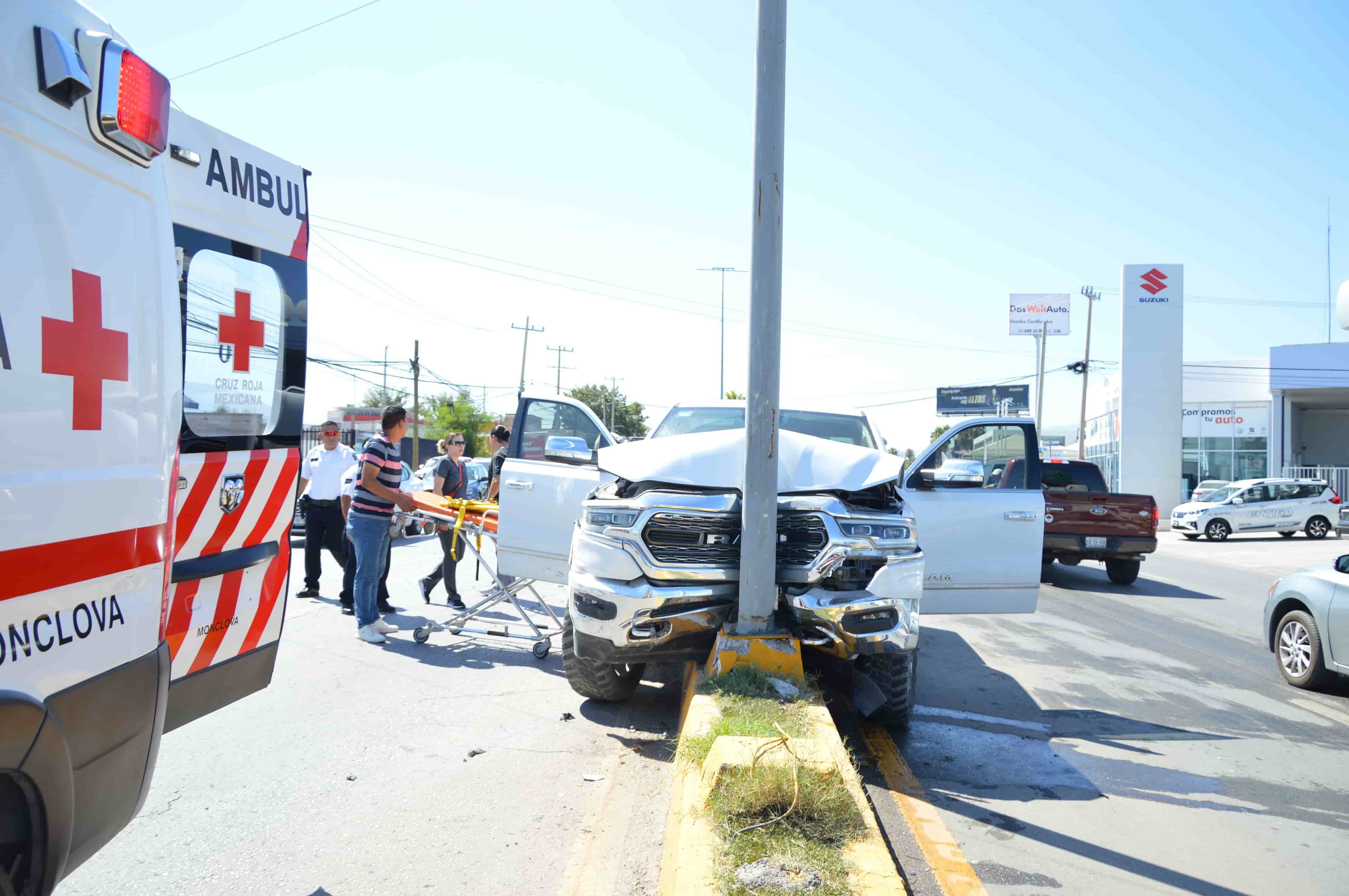 Deja en pérdida total camioneta prestada