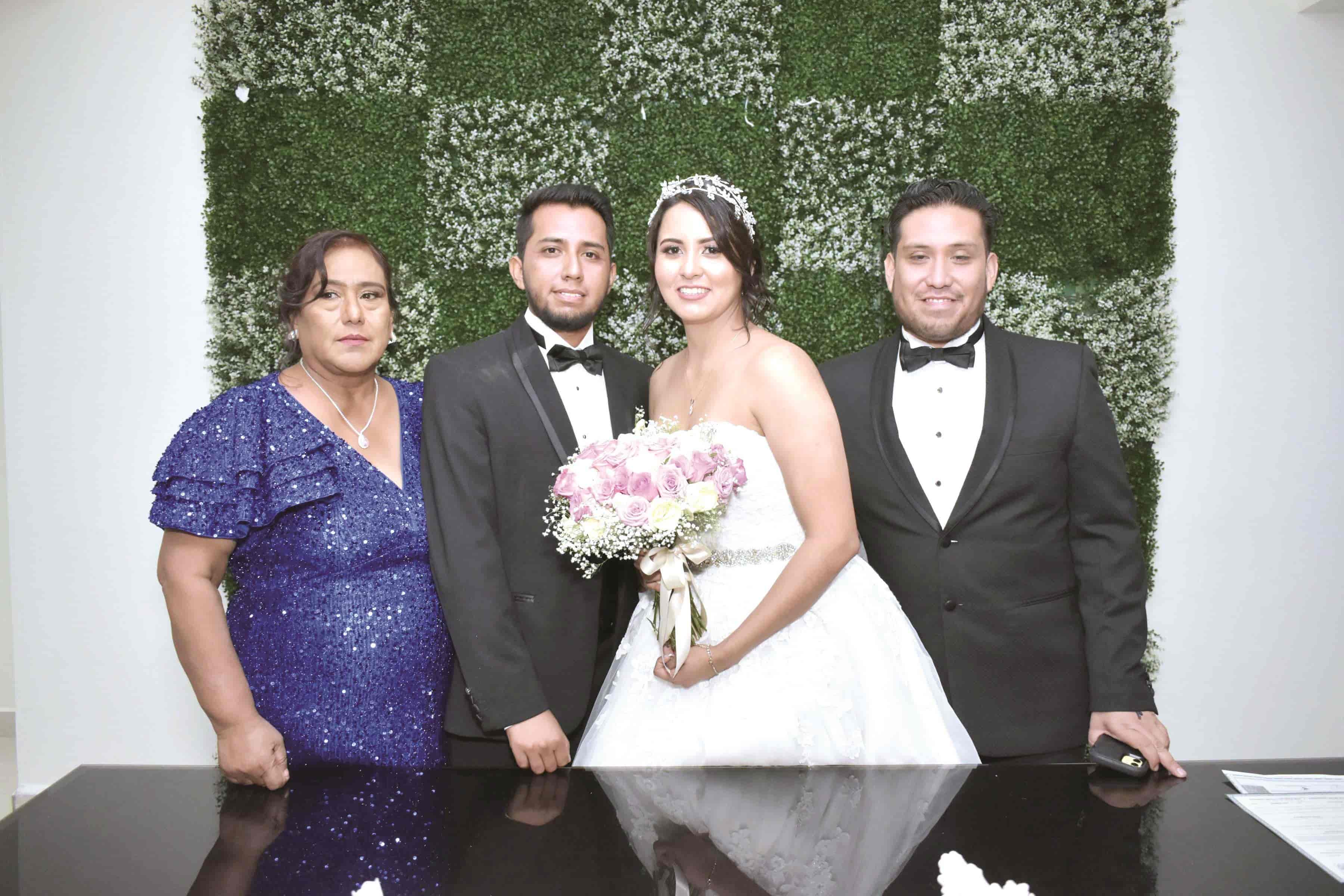 Nallely y Alan unidos en sagrado matrimonio