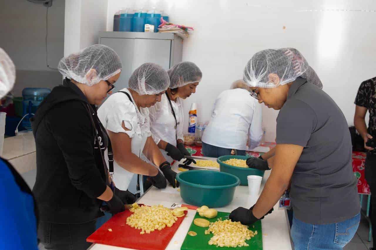 Lleva Lear apoyos a familias vulnerables en Ramos Arizpe