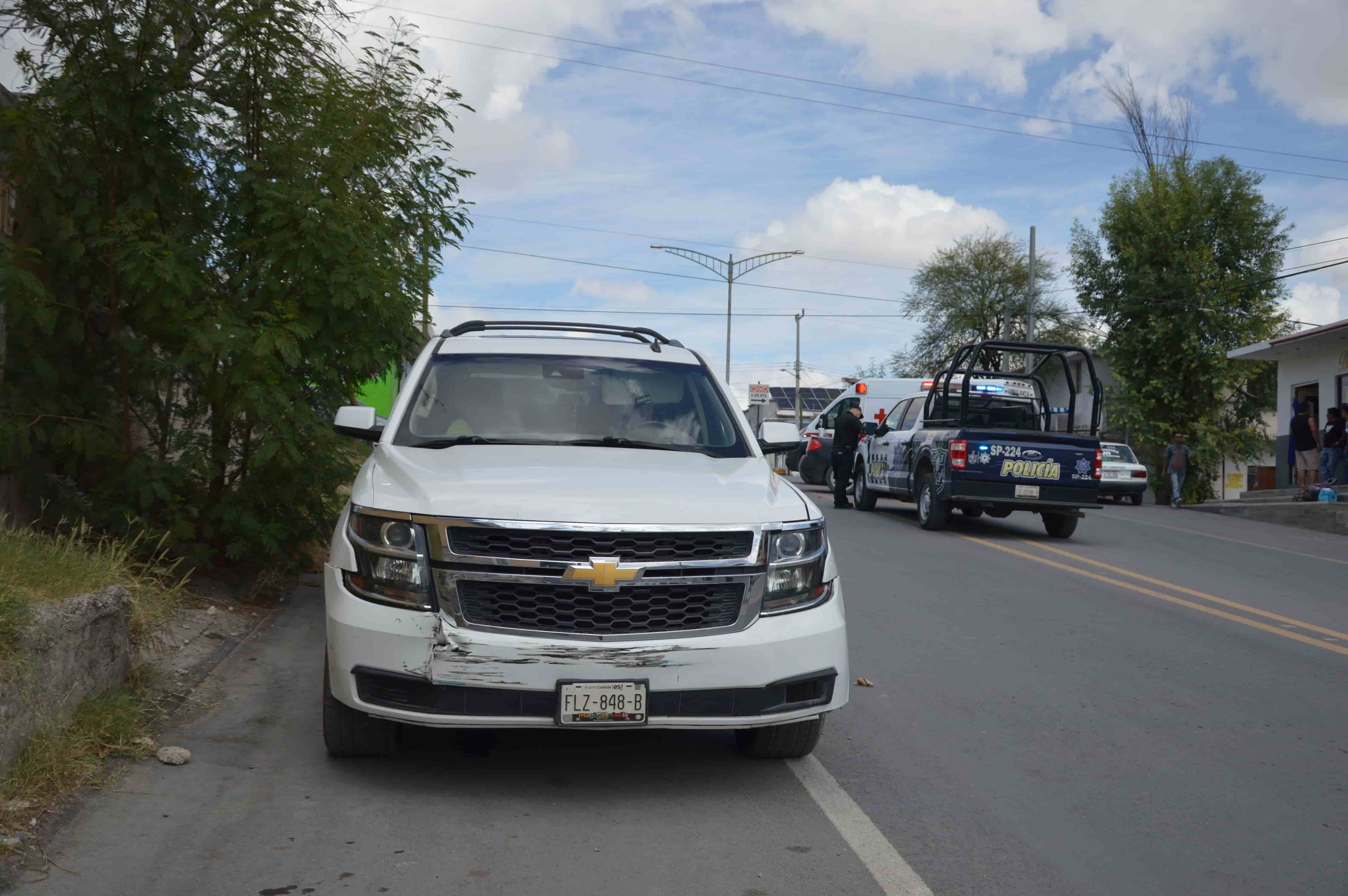 ‘Arremanga’ auto por no hacer alto