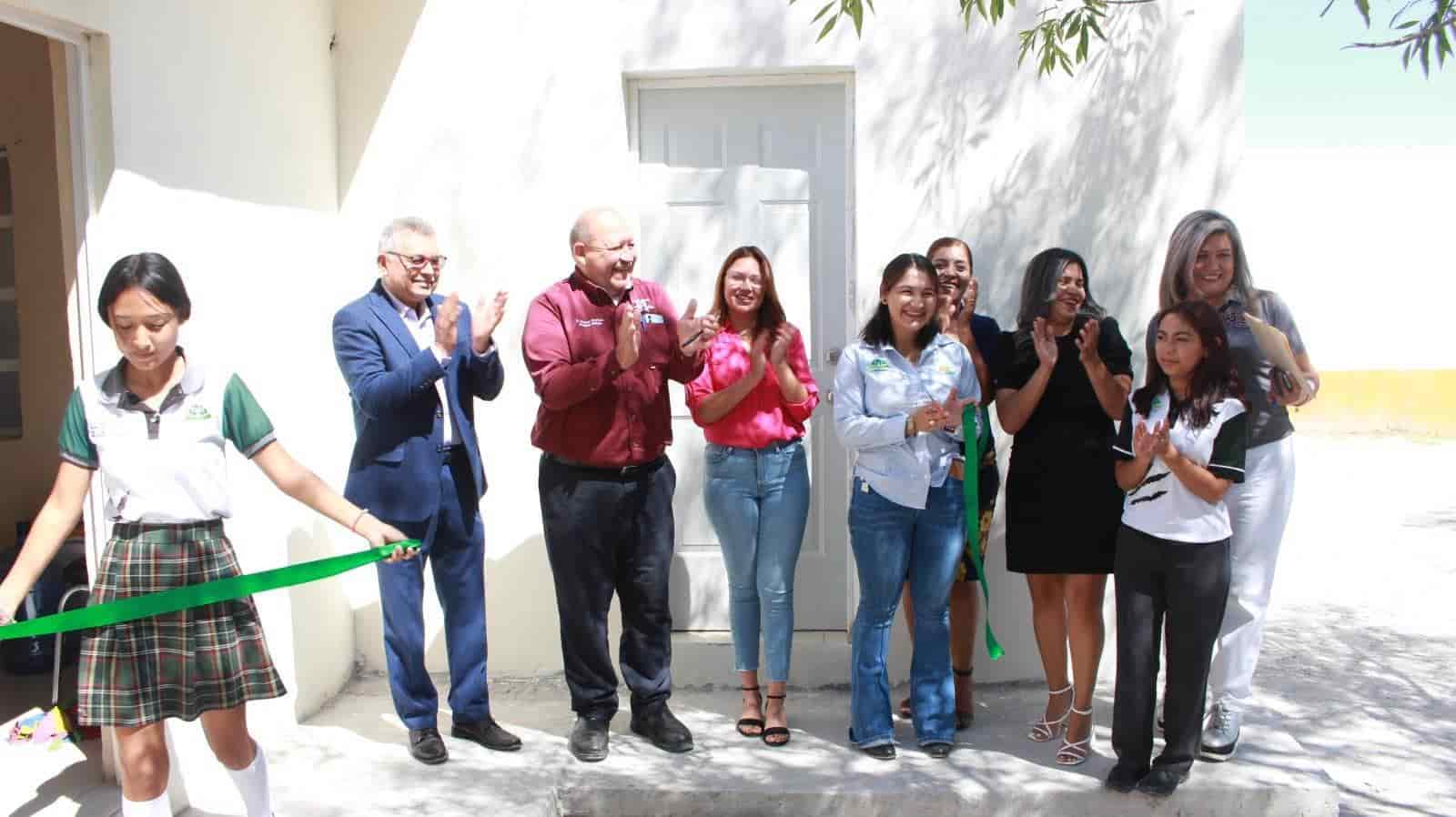 Entrega Alcalde aula climatizada