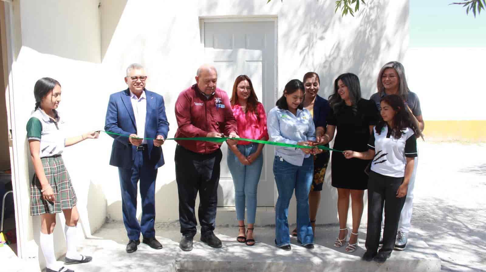 Entrega Alcalde aula climatizada