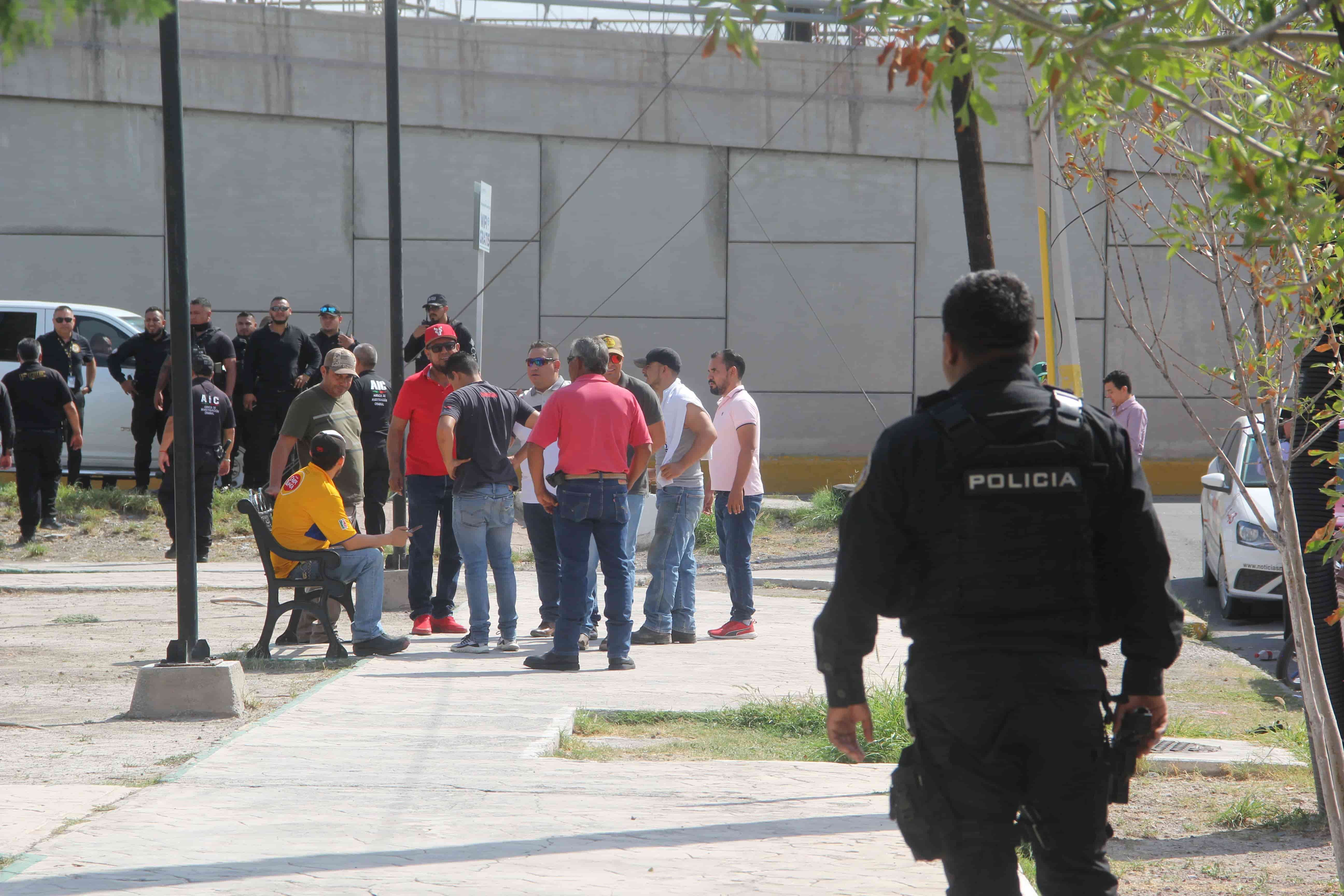 Intentan tomar capilla cuando velaban difunto