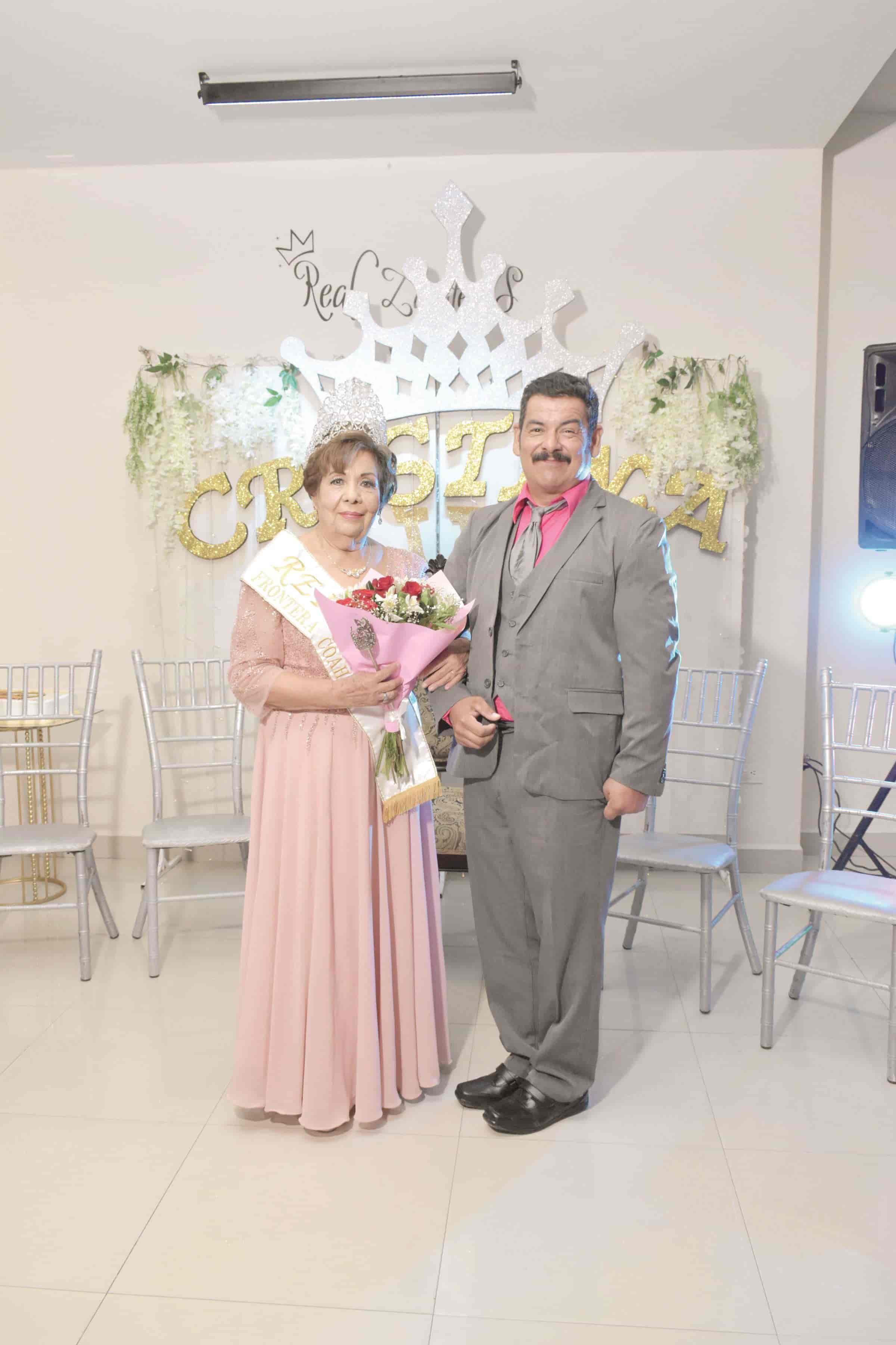 Coronan reina de jubilados y pensionados sección V