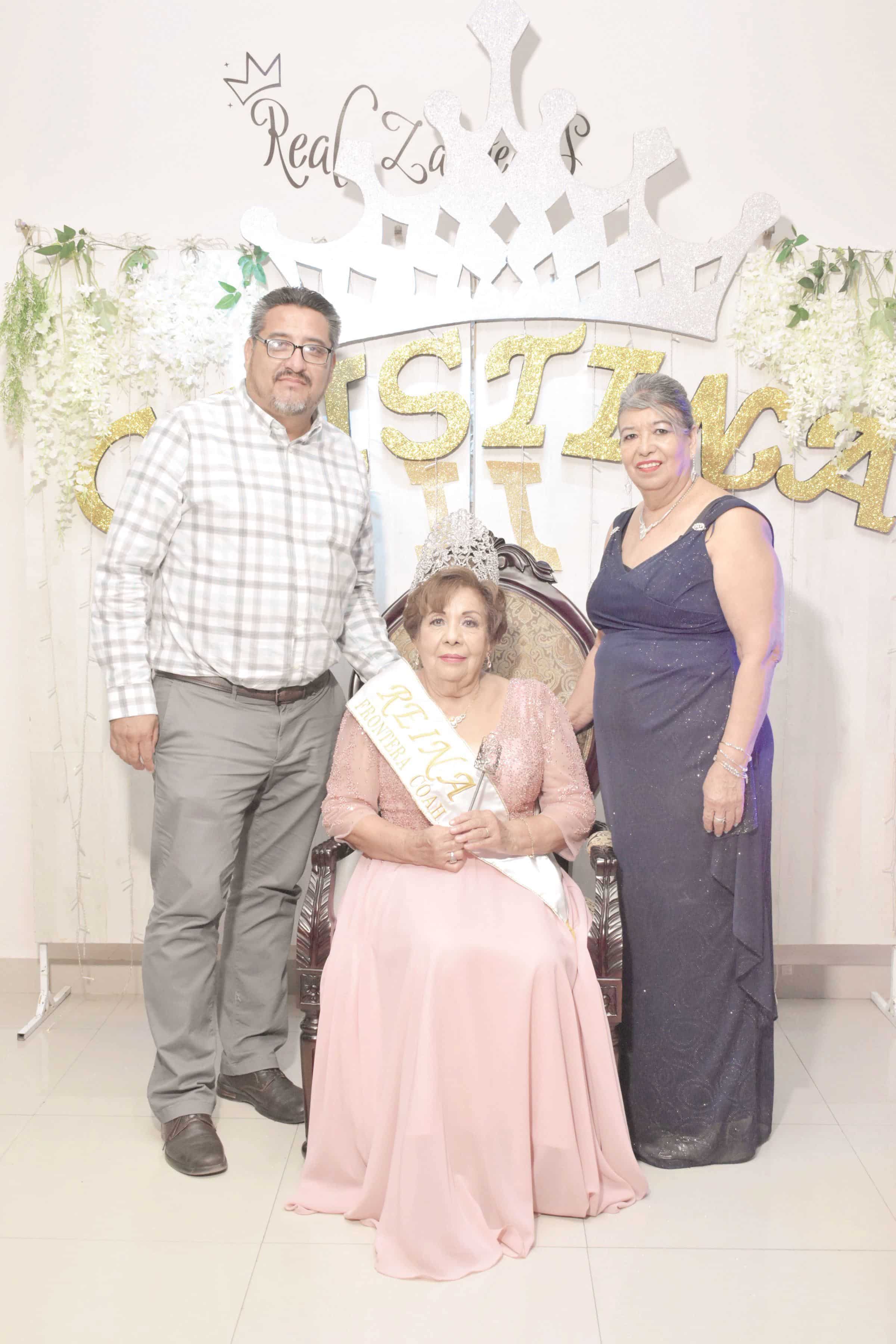 Coronan reina de jubilados y pensionados sección V