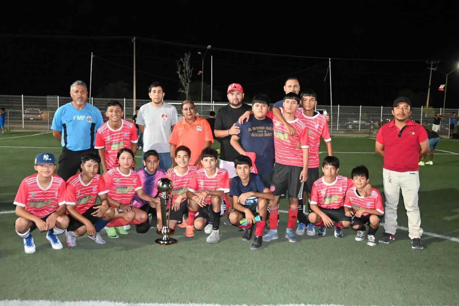 Culmina liga municipal de fútbol 7 en Nava