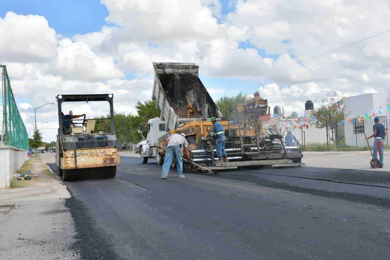 Supervisa obras de recarpeteo Pily Valenzuela