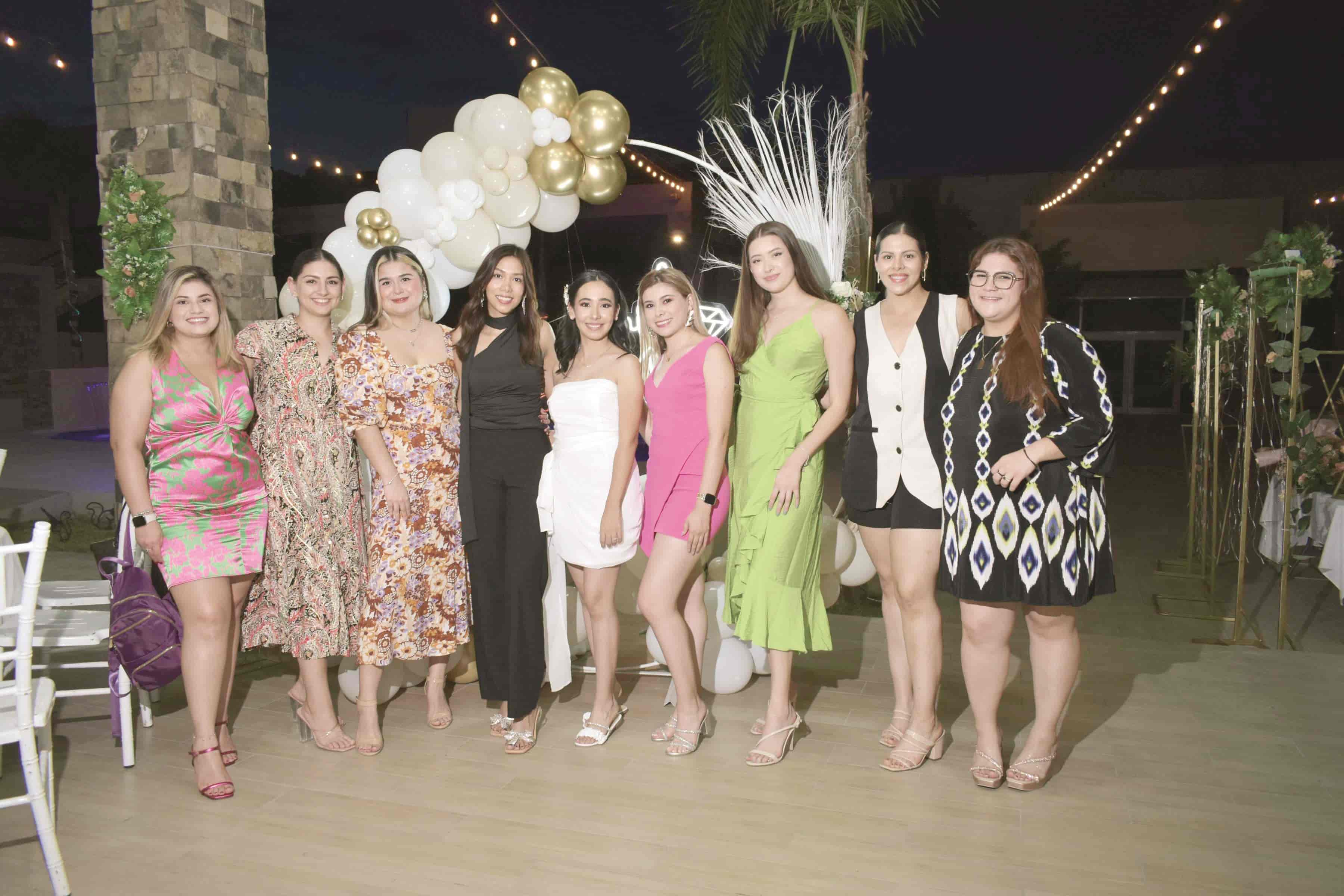 Fiesta prenupcial para Rebeca