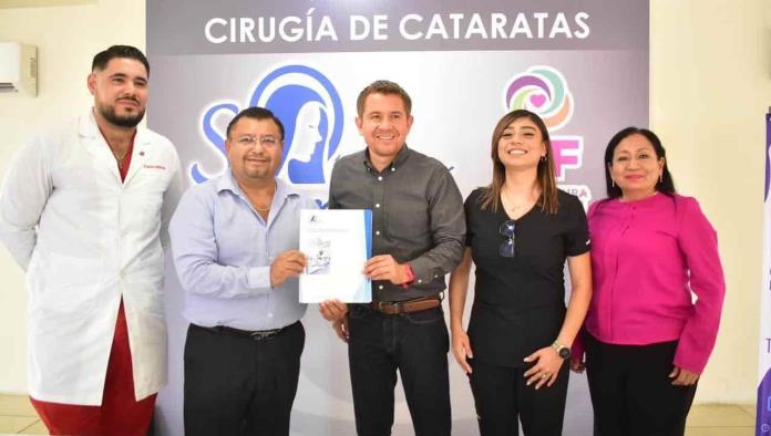 Firman convenio Hugo y Hospital Saint Marie