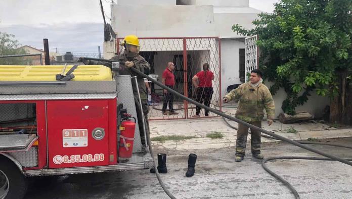 Arrasa fuego con vivienda