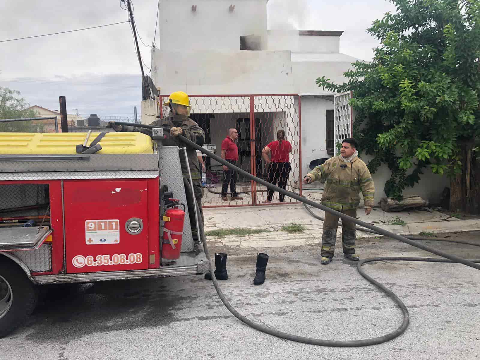 Arrasa fuego con vivienda