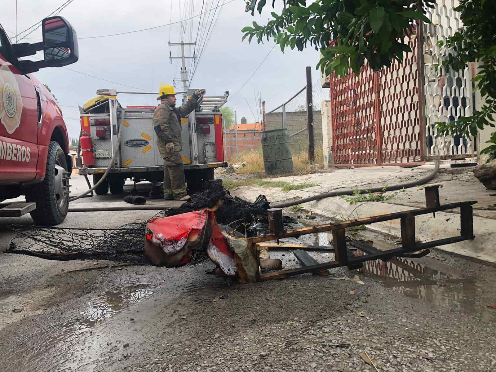 Arrasa fuego con vivienda