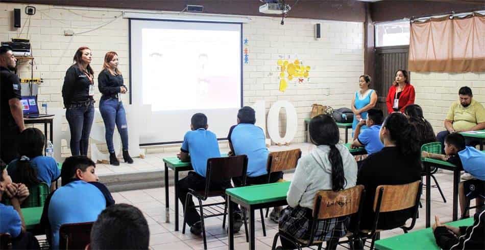 Realizan plática de seguridad y prevención de daños o delitos en Allende