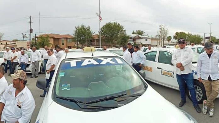 Reducen las tarifas de taxi