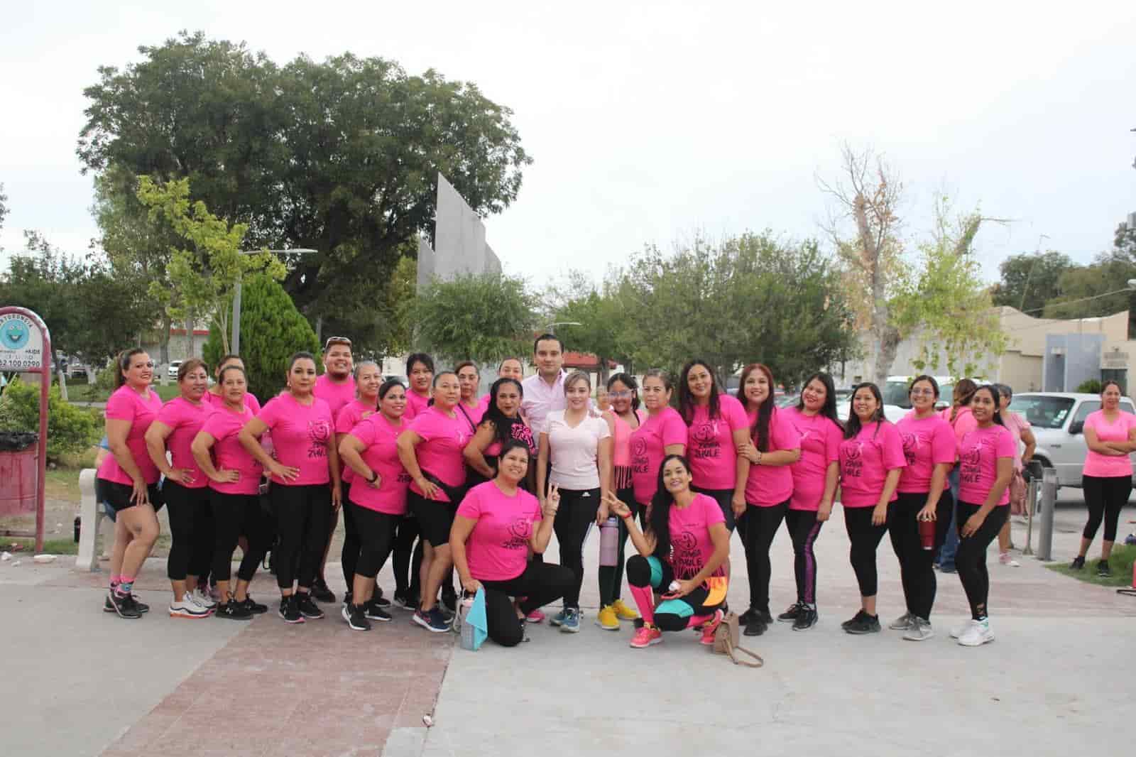 Realizan con éxito el Zumbaton Lazo Rosa