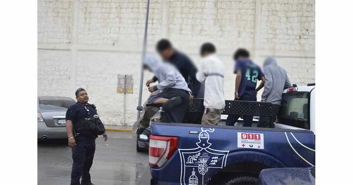 Se meten a campo para fumar ‘mota’