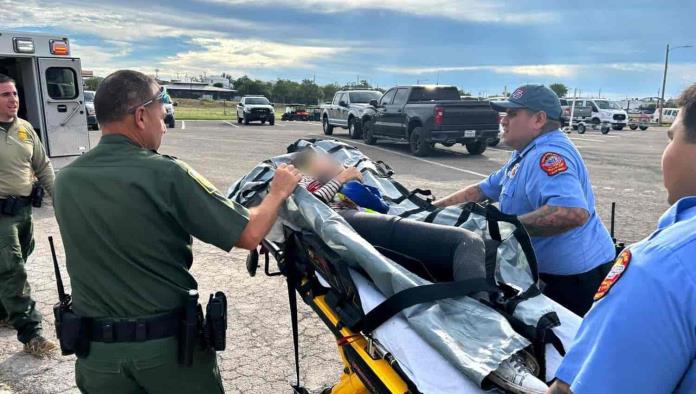 Mujer migrante da a luz en las orillas del rio bravo