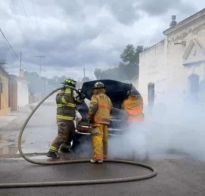 Se incendia camioneta en la zona centro de Zaragoza