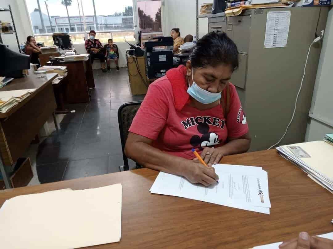 Se firman las primeras escrituras de Tierra y Esperanza