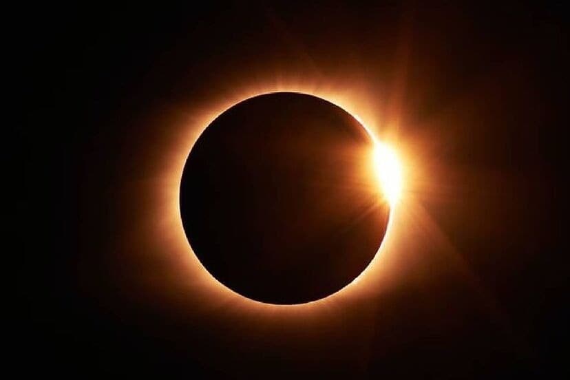 ¿Cómo puedo ver el eclipse solar este sábado 14?