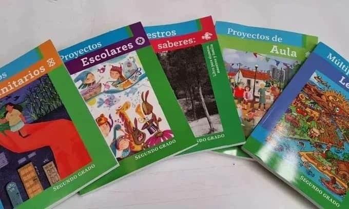 Esperan resolución por controversia de libros