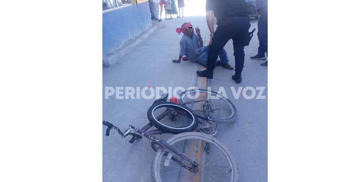 Se lleva a ciclista de ‘corbata’