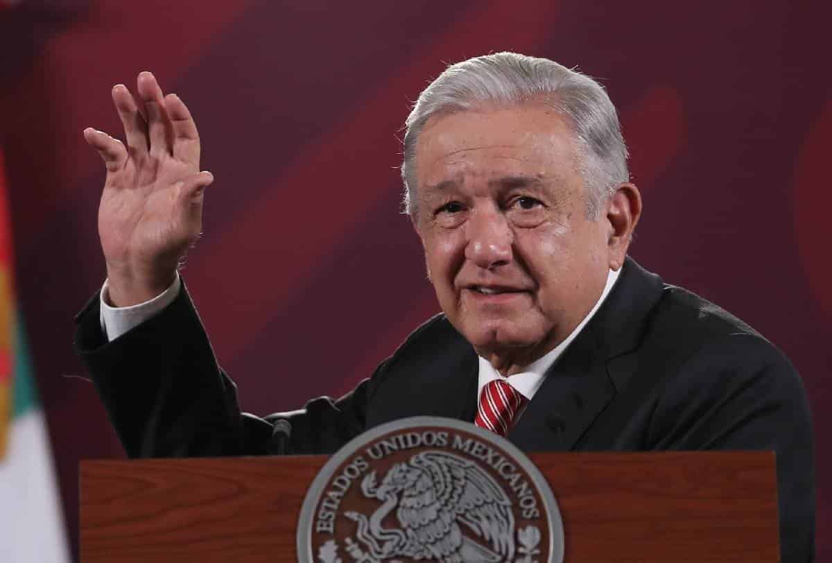 Pide AMLO frenar  la cuenca lechera