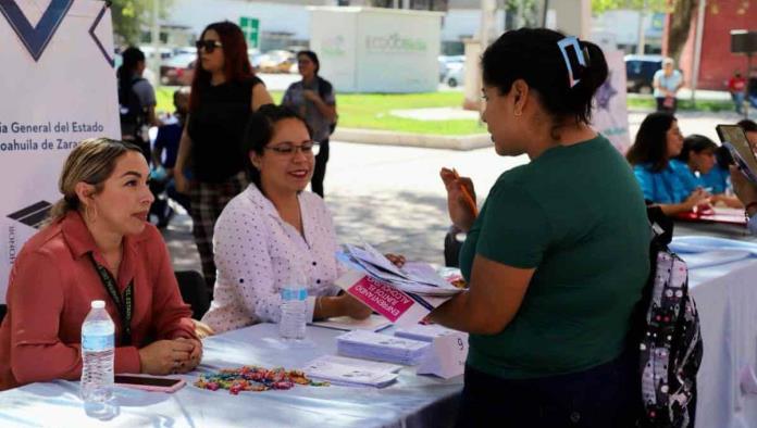 Acuden a Feria de Salud Mental