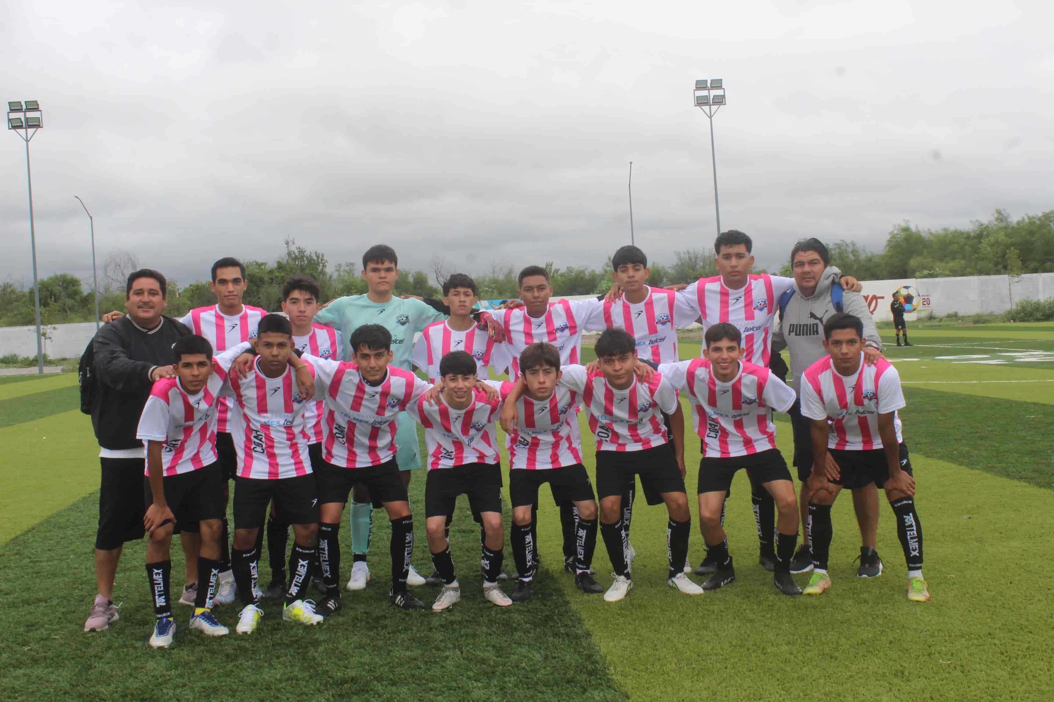 Avanzan en estatal de futbol