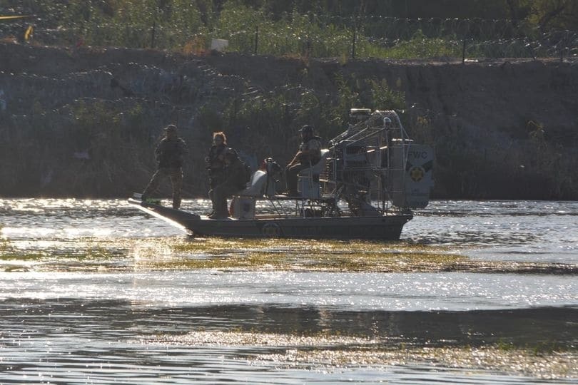 ¡SE IBAN A AHOGAR! Rescatan a dos menores en las aguas del río Bravo