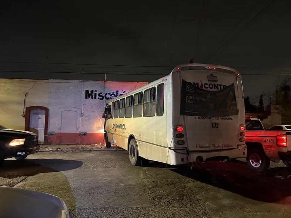 ¡MUERE al conducir chofer de transporte!