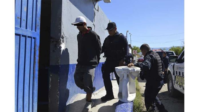 Iba de ‘gane’ con sanitario robado