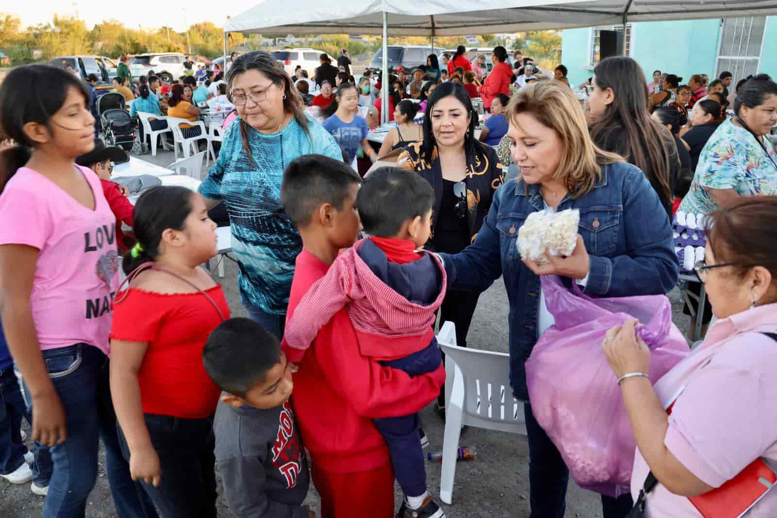 Llevan a Nuevo Barroterán “La maestra en mi colonia”