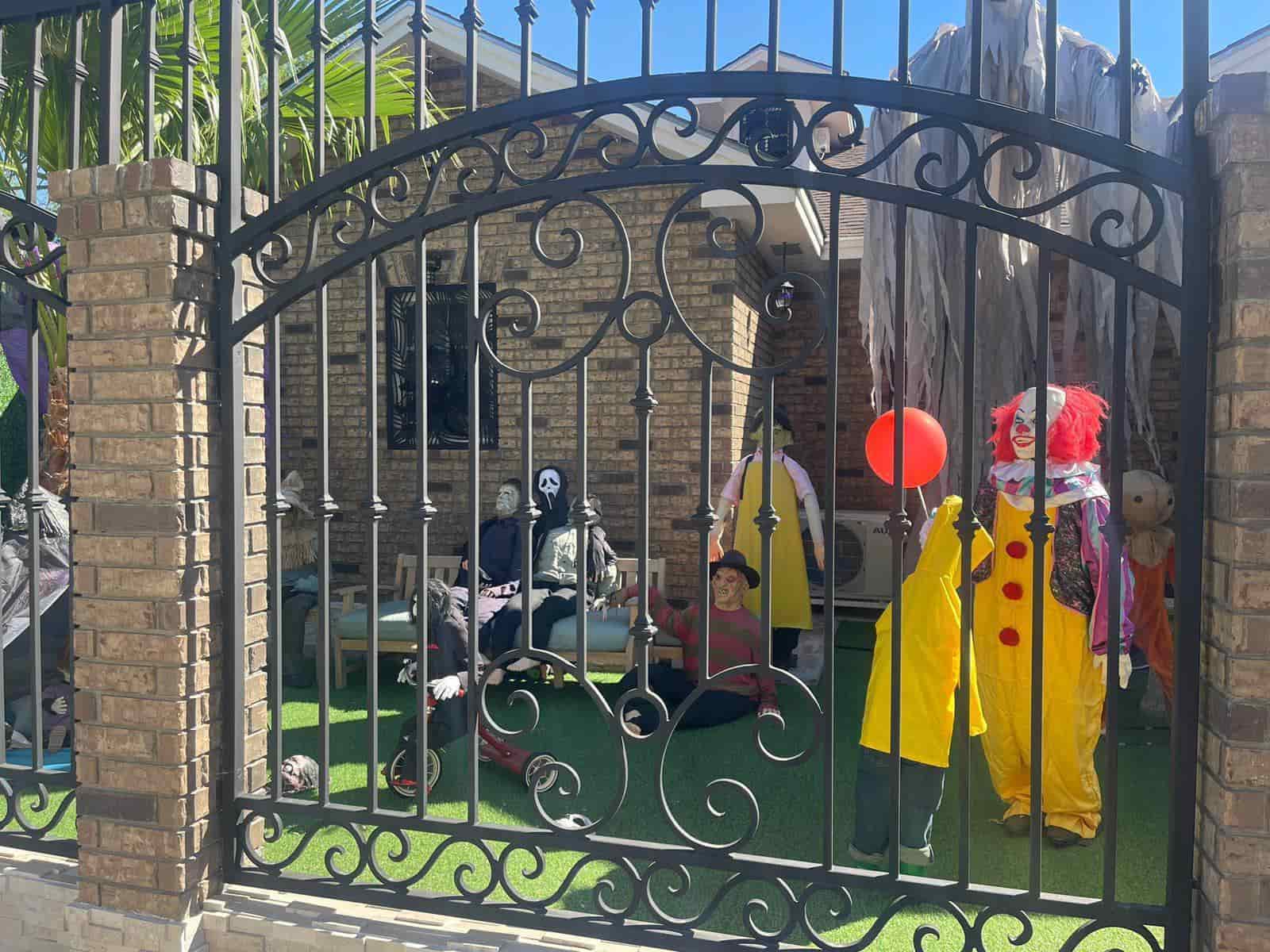 ¡DECORACIÓN DE TERROR! Familia nigropetence sorprende con adornos de Halloween