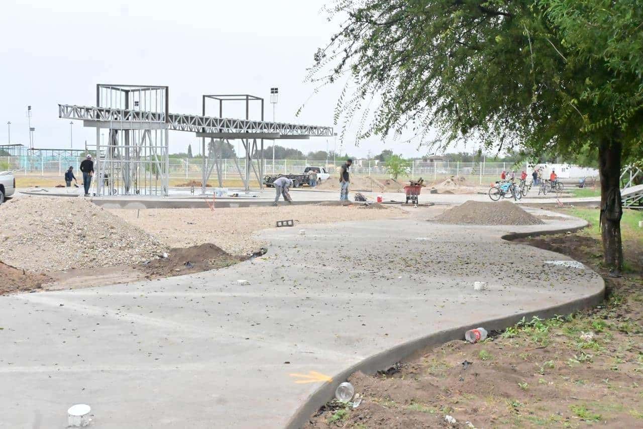 Avanza parque lineal a un costado de la Unidad Deportiva Pachín