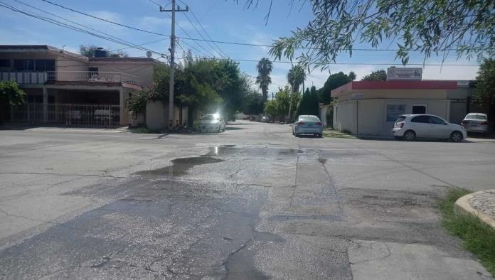 Brotan aguas negras en la Guadalupe