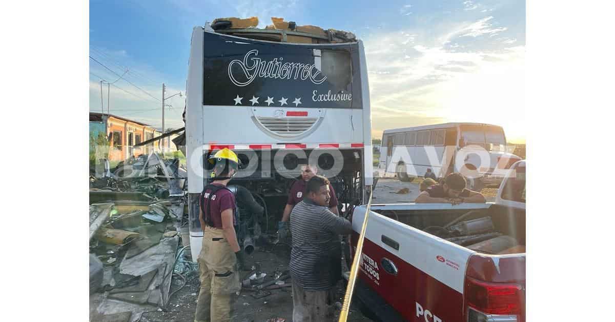 Cortan camión y causan incendio