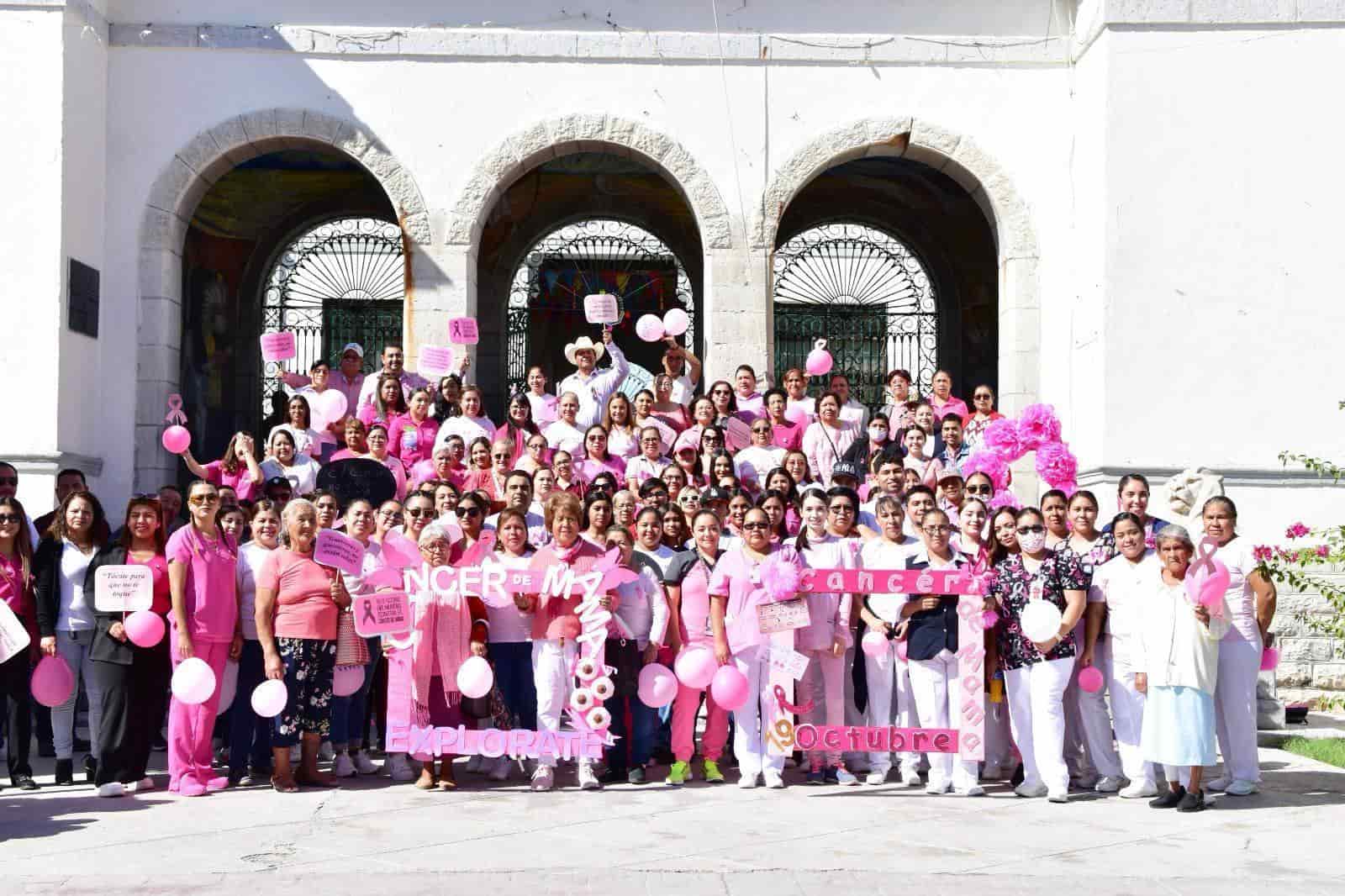 Caminan contra el cáncer de mama