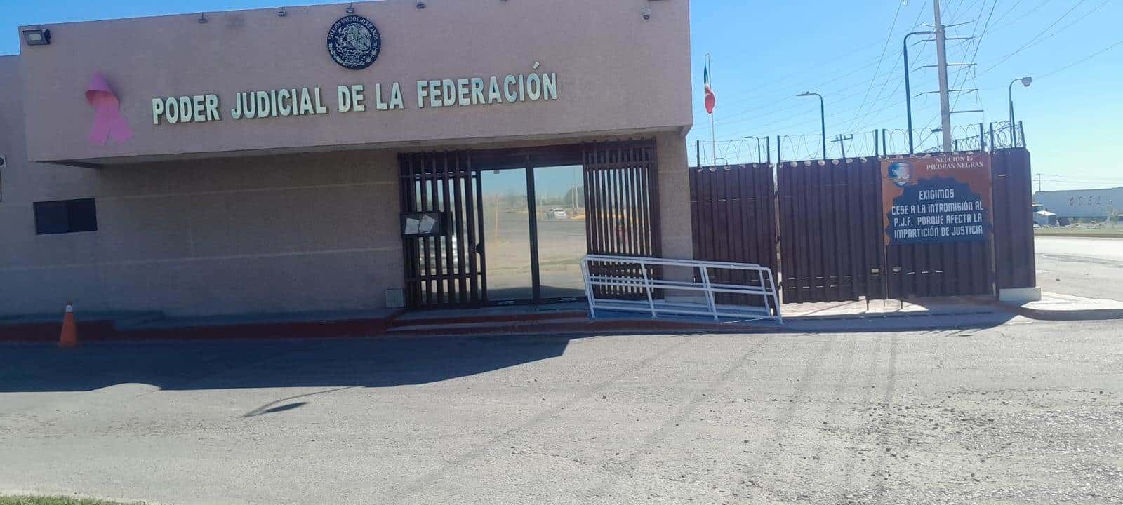 ¡PARAN LABORES! Cierran edificio del Poder Judicial de la Federación 