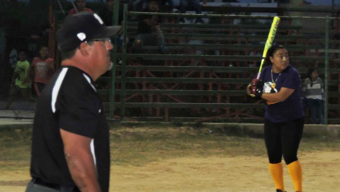 Muy buenas acciones en el Softbol de Iniciación Femenil