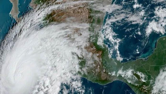 Huracán Norma llega las costas de Los Cabos