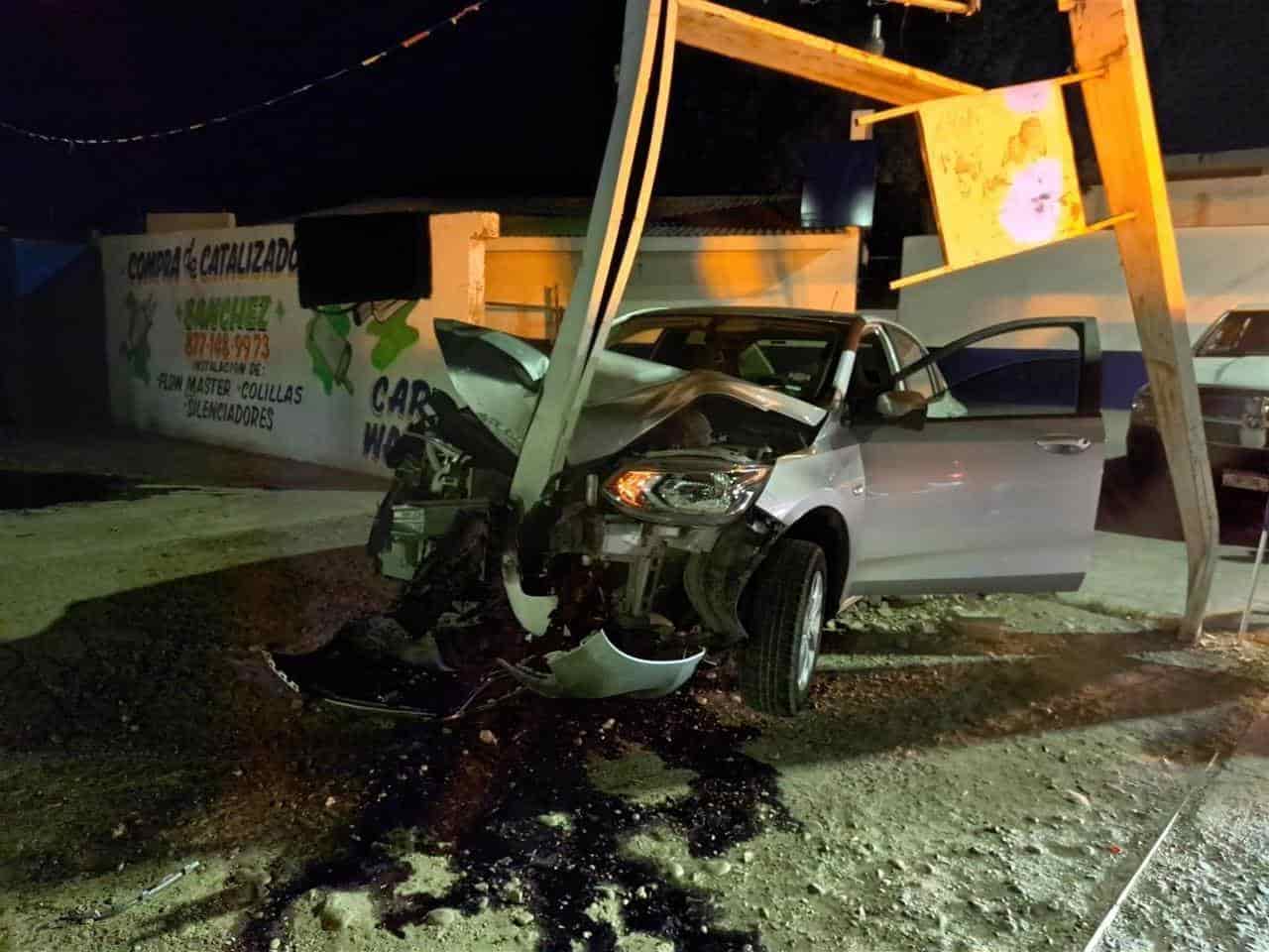 ¡PÉRDIDA TOTAL! Choque nocturno en búlevar López Mateos