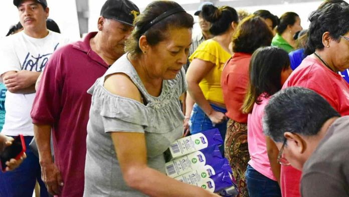 Dan apoyo alimentario a familias de Ciénegas