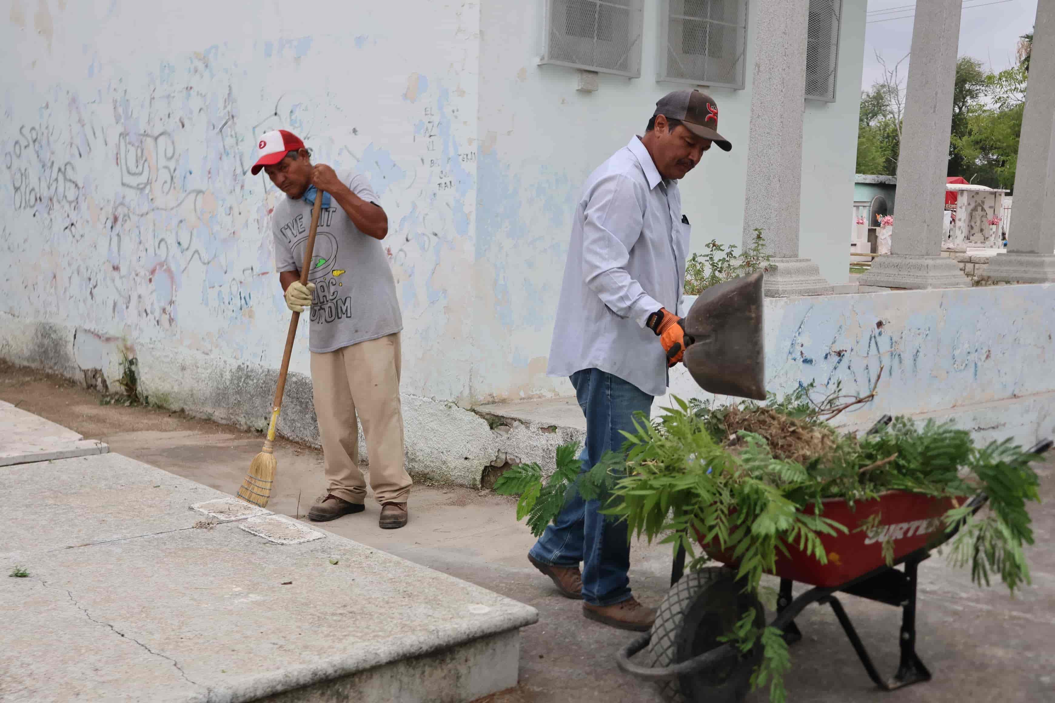 Intensifican limpieza en el panteón