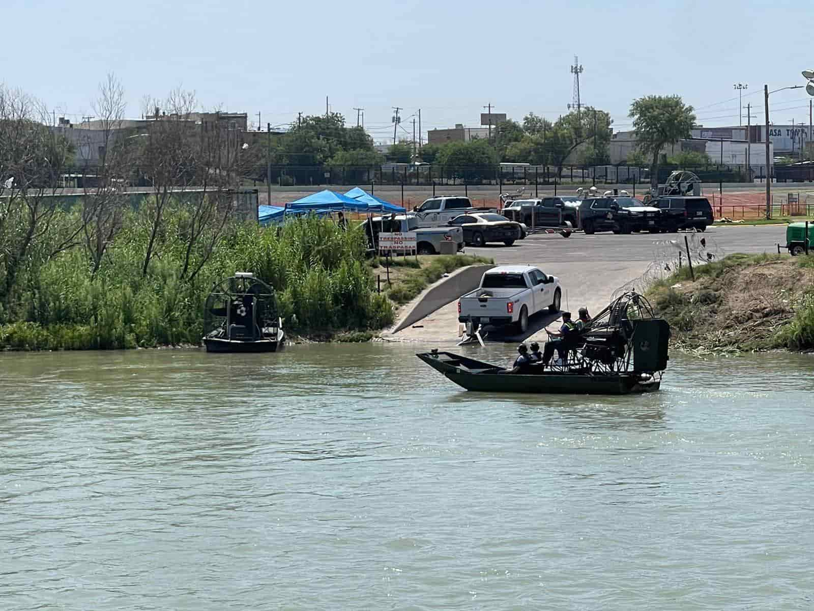 ¡LOS ARRASTRÓ LA CORRIENTE! Hombre perdió la vida y joven está crítica