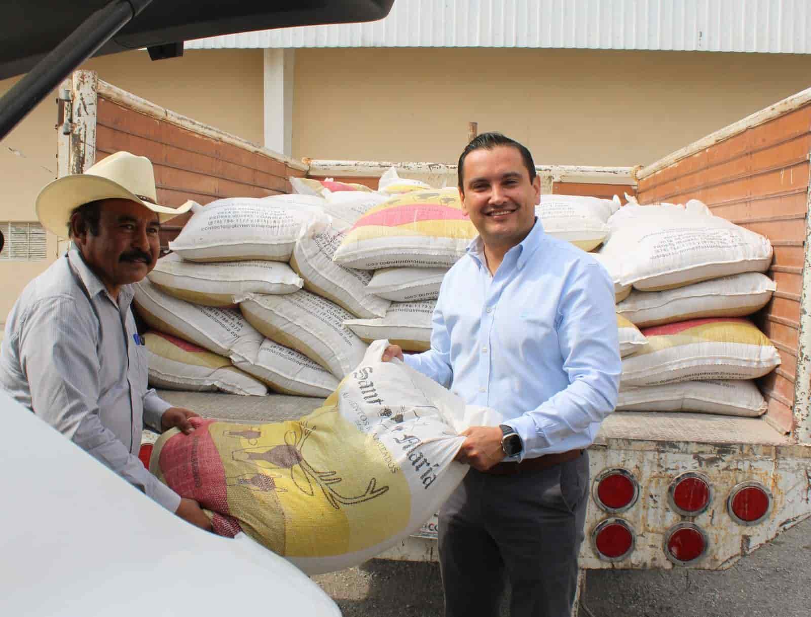 Realizan entrega de semilla de avena