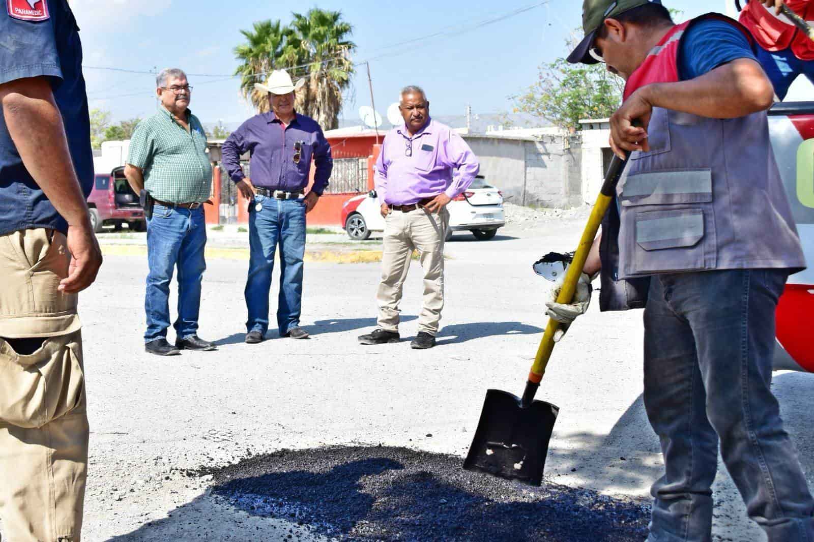 Intenso bacheo en Cuatro Ciénegas